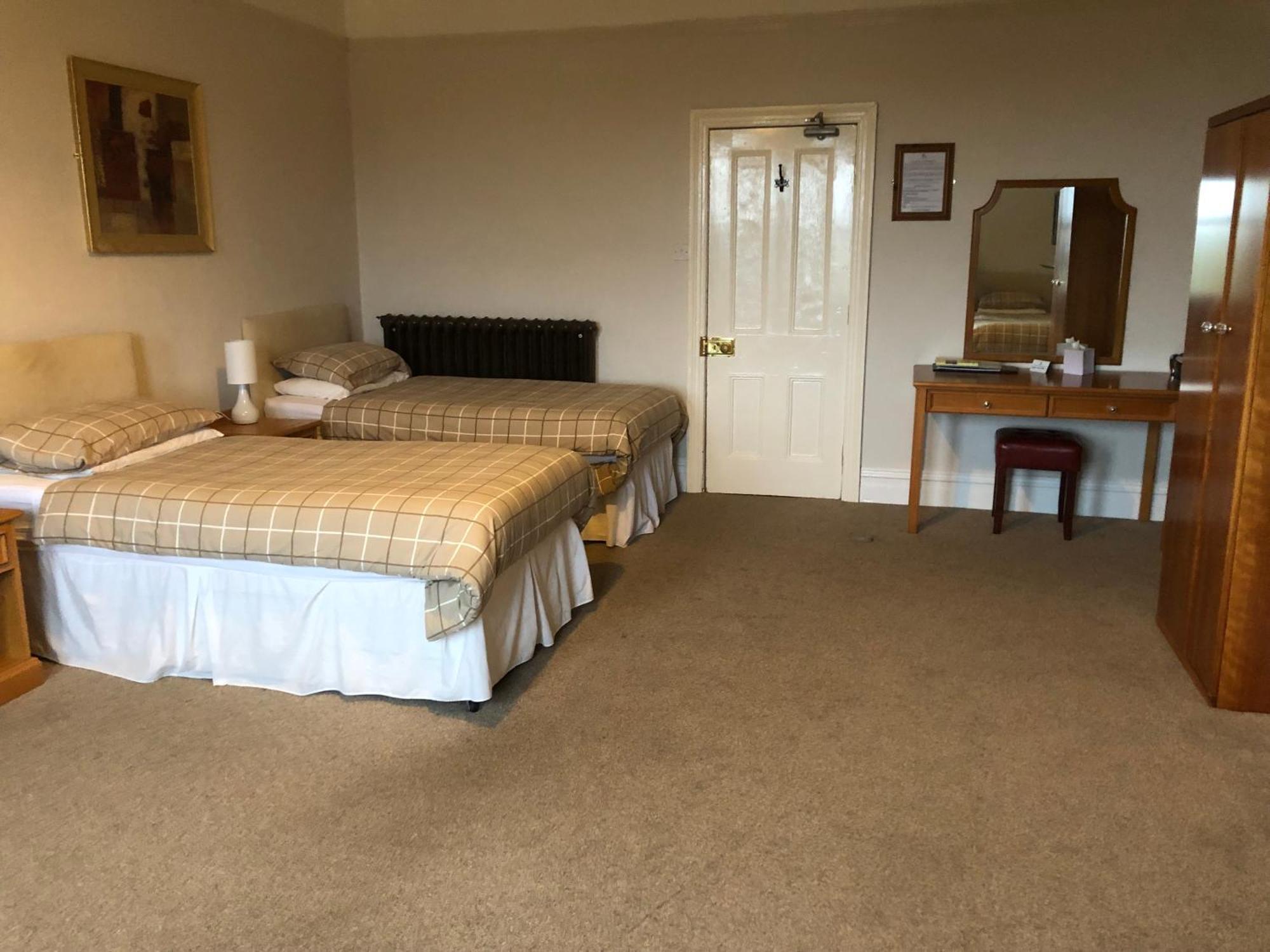 Highland Moors Hotel Llandrindod Wells Bagian luar foto