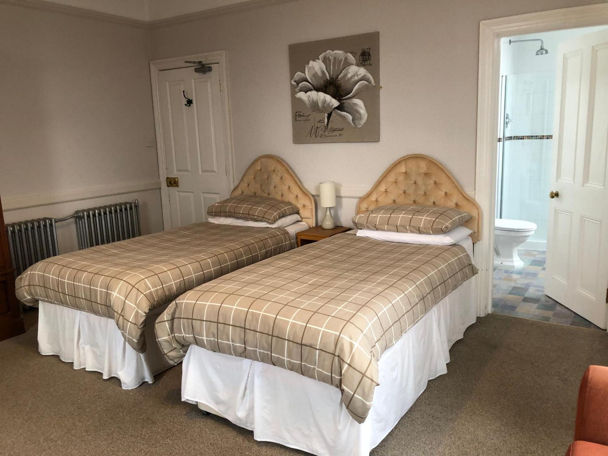 Highland Moors Hotel Llandrindod Wells Bagian luar foto